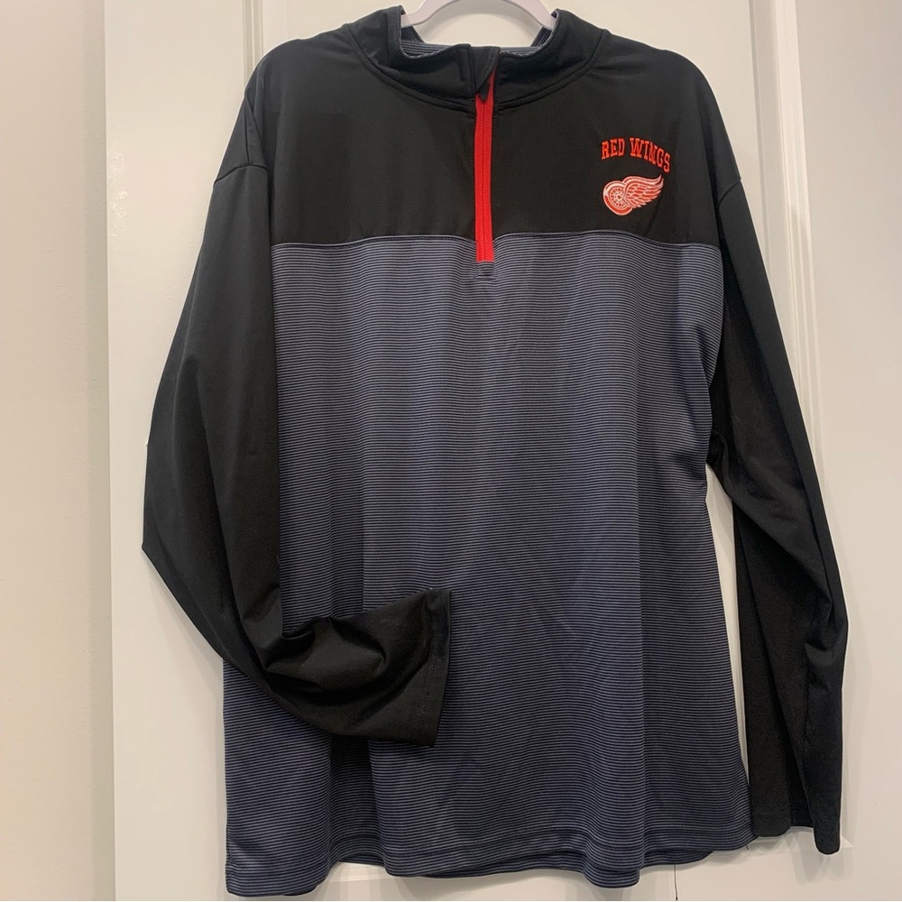 Men’s Red Wings Quarter zip Black, and Gray Shirt with Red graphics 2XL